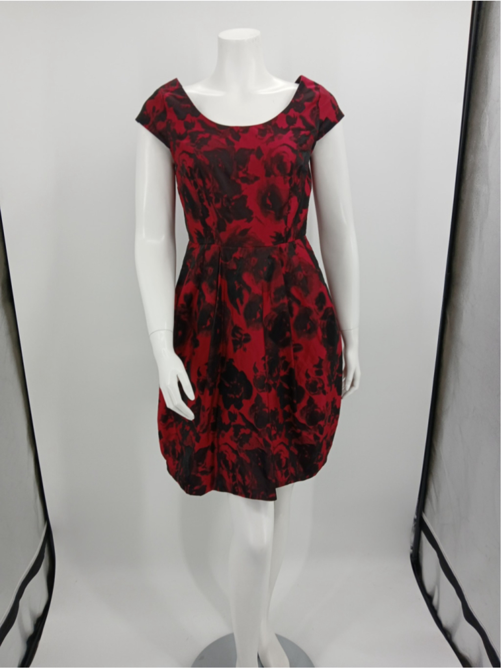 Betsey Johnson Floral Midi Dress Red Black Size 6 Pockets Polyester
